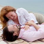 Come trovare una cougar (guida agli incontri con donne mature in cerca di toy boys)